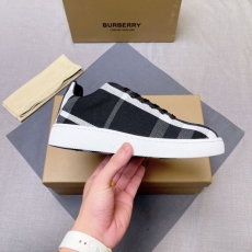 Burberry Low Shoes